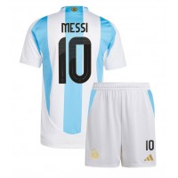 Camiseta Argentina Lionel Messi #10 Primera Equipación Replica Copa America 2024 para niños mangas cortas (+ Pantalones cortos)